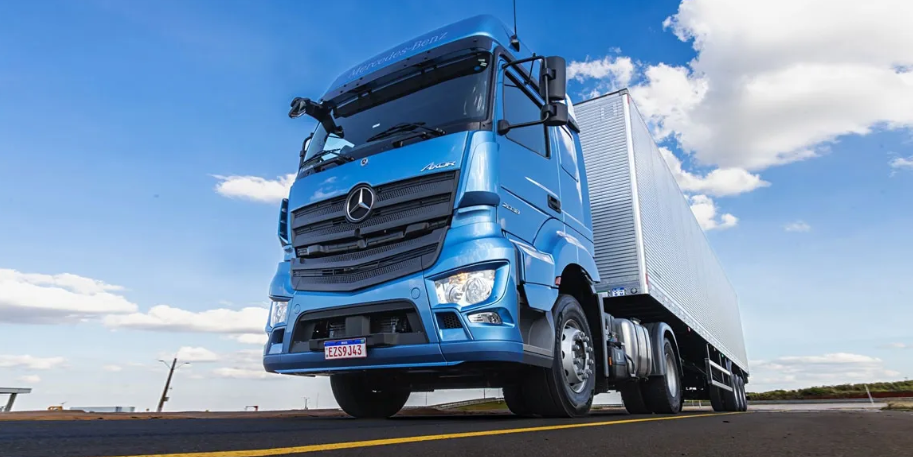 Soluções Mercedes-Benz para transporte e logística  ganham destaque na TranspoSul 2025