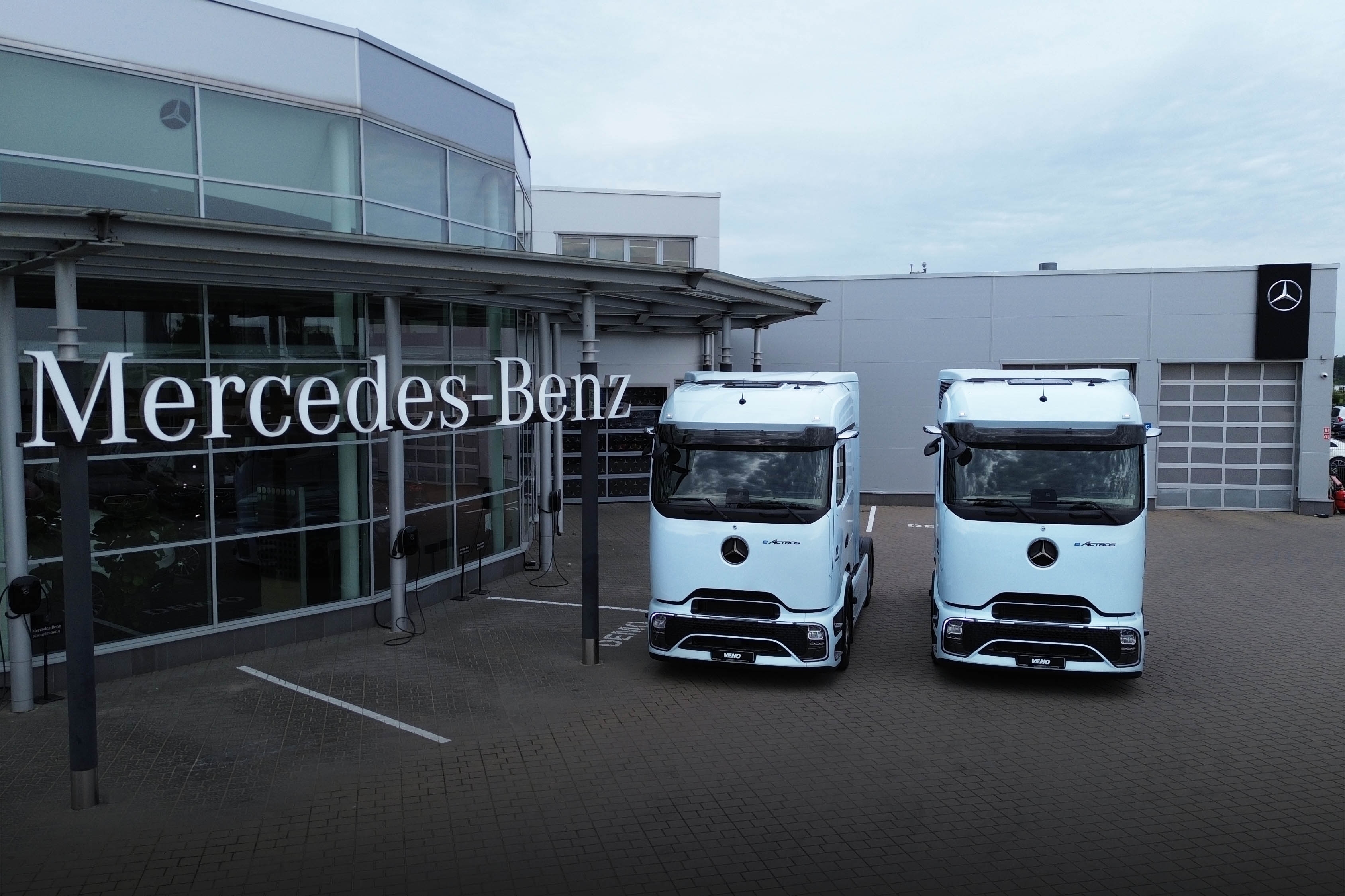Mercedes-Benz Trucks entrega os primeiros caminhões elétricos eActros 600 para a Lituânia